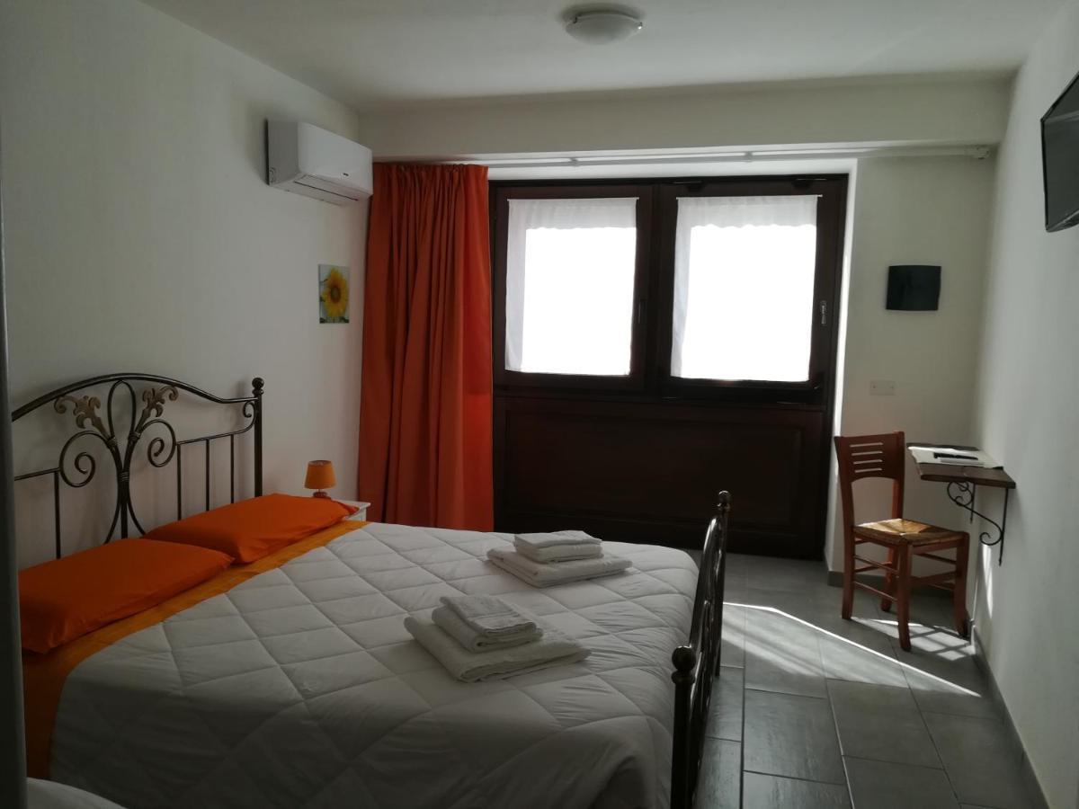Bed and Breakfast Deiana Санту-Луссурджу Экстерьер фото
