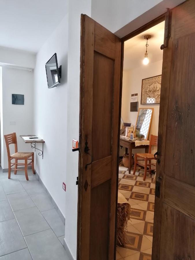 Bed and Breakfast Deiana Санту-Луссурджу Экстерьер фото