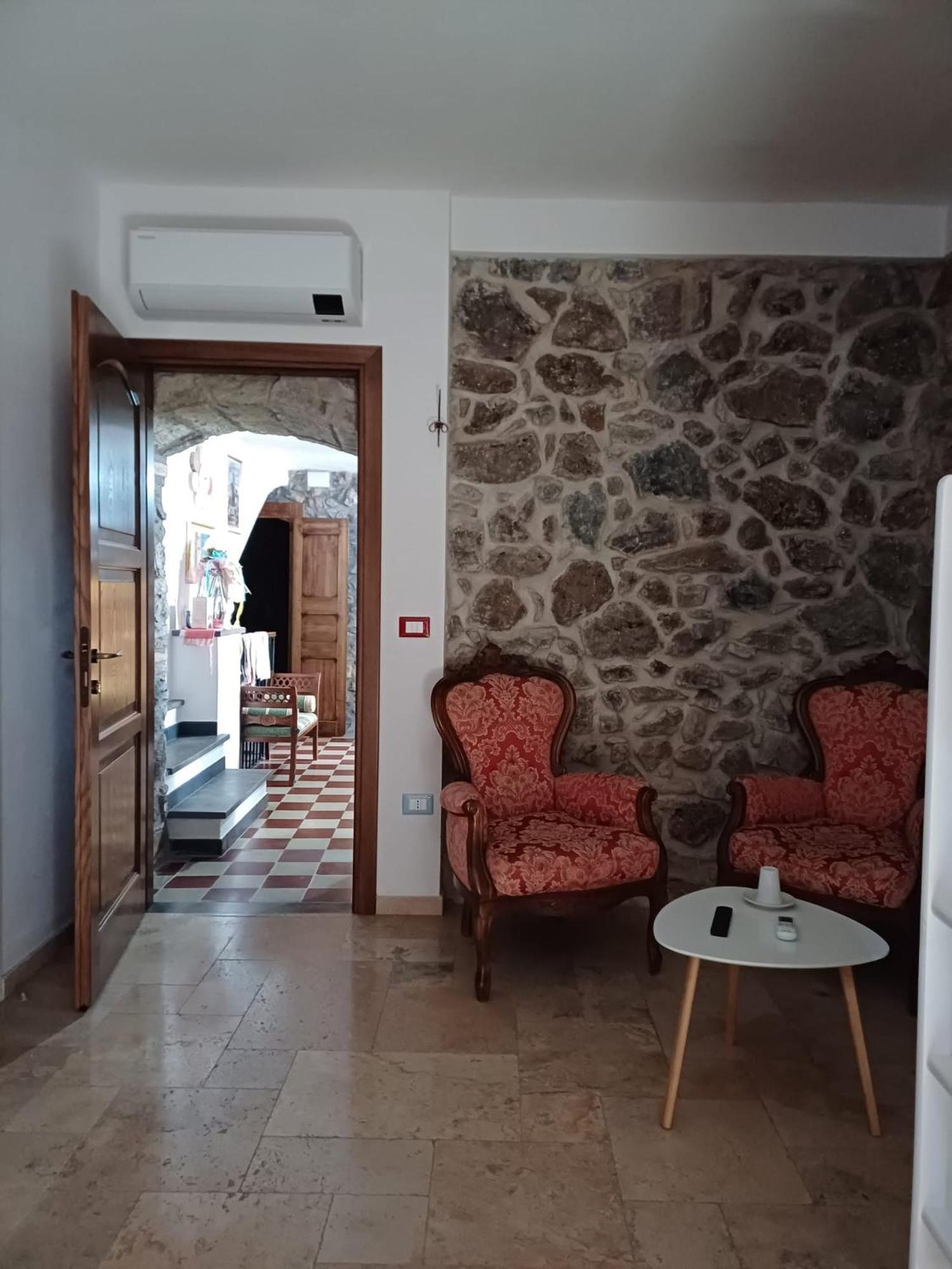 Bed and Breakfast Deiana Санту-Луссурджу Экстерьер фото